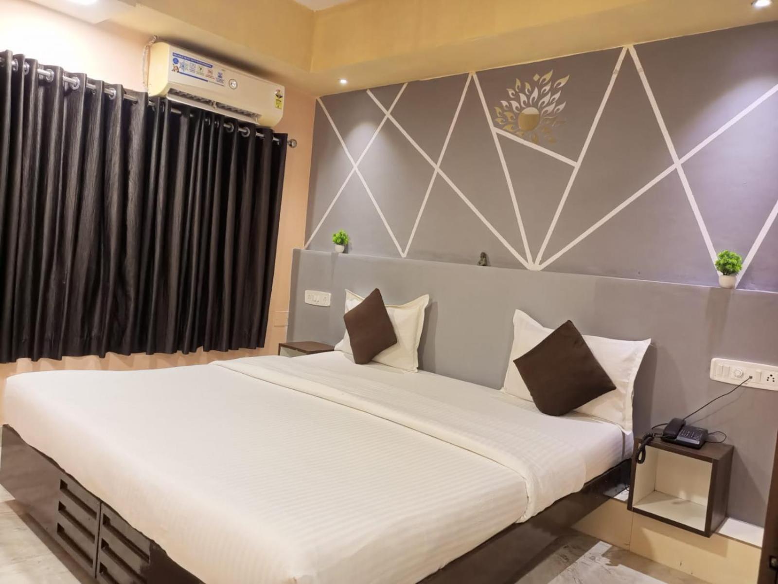 Hotel Harmony Jāmnagar エクステリア 写真
